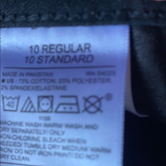 Size 10- mid rise- Old Navy Rockstar Jeans - Picture 4 of 4